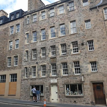 Canongate - Spacious And Historic 2 Bed Flat On Royal Mile Apartamento Edimburgo Exterior foto