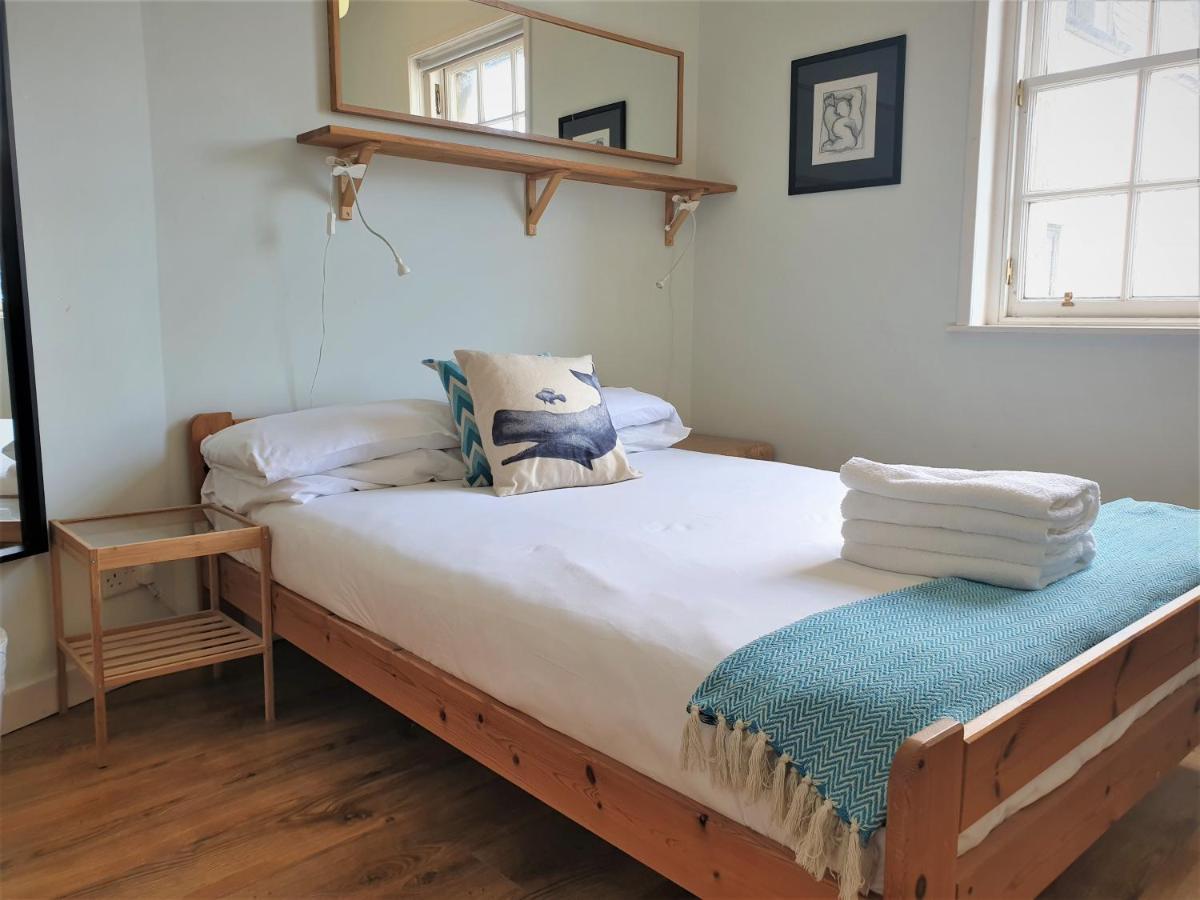 Canongate - Spacious And Historic 2 Bed Flat On Royal Mile Apartamento Edimburgo Exterior foto